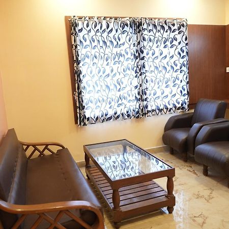Sri Krishnan Residency Hotel โปลลาชี ภายนอก รูปภาพ