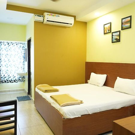 Sri Krishnan Residency Hotel โปลลาชี ภายนอก รูปภาพ