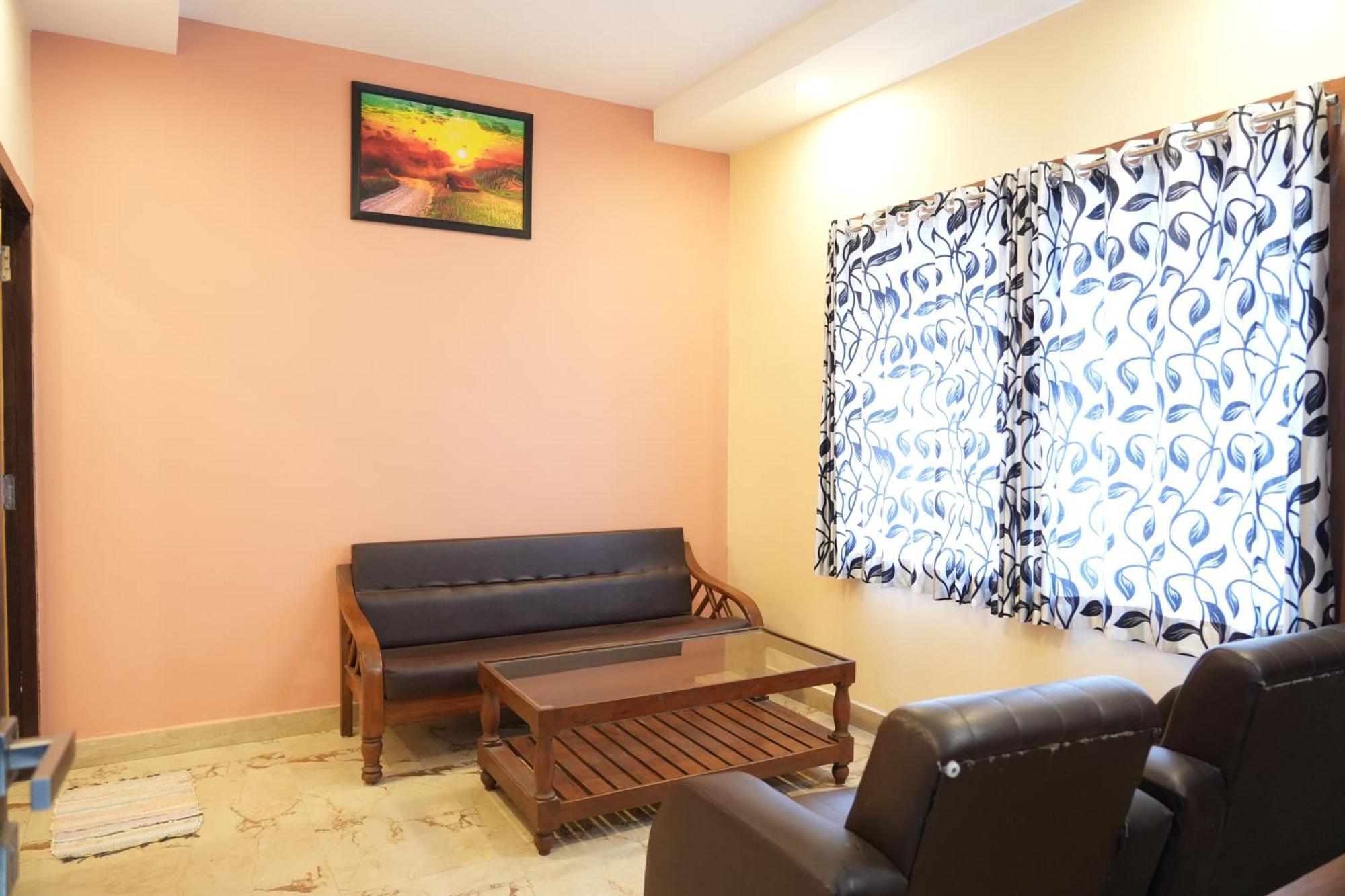 Sri Krishnan Residency Hotel โปลลาชี ภายนอก รูปภาพ