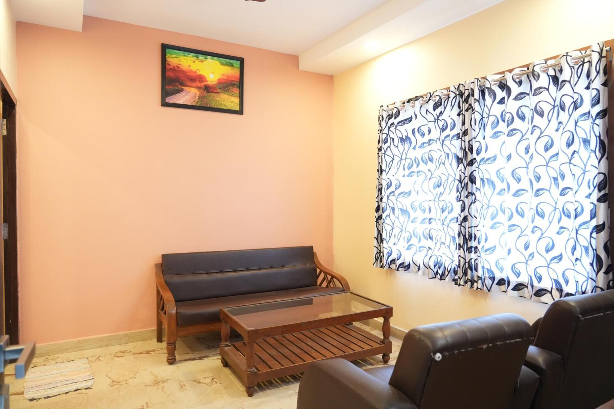 Sri Krishnan Residency Hotel โปลลาชี ภายนอก รูปภาพ