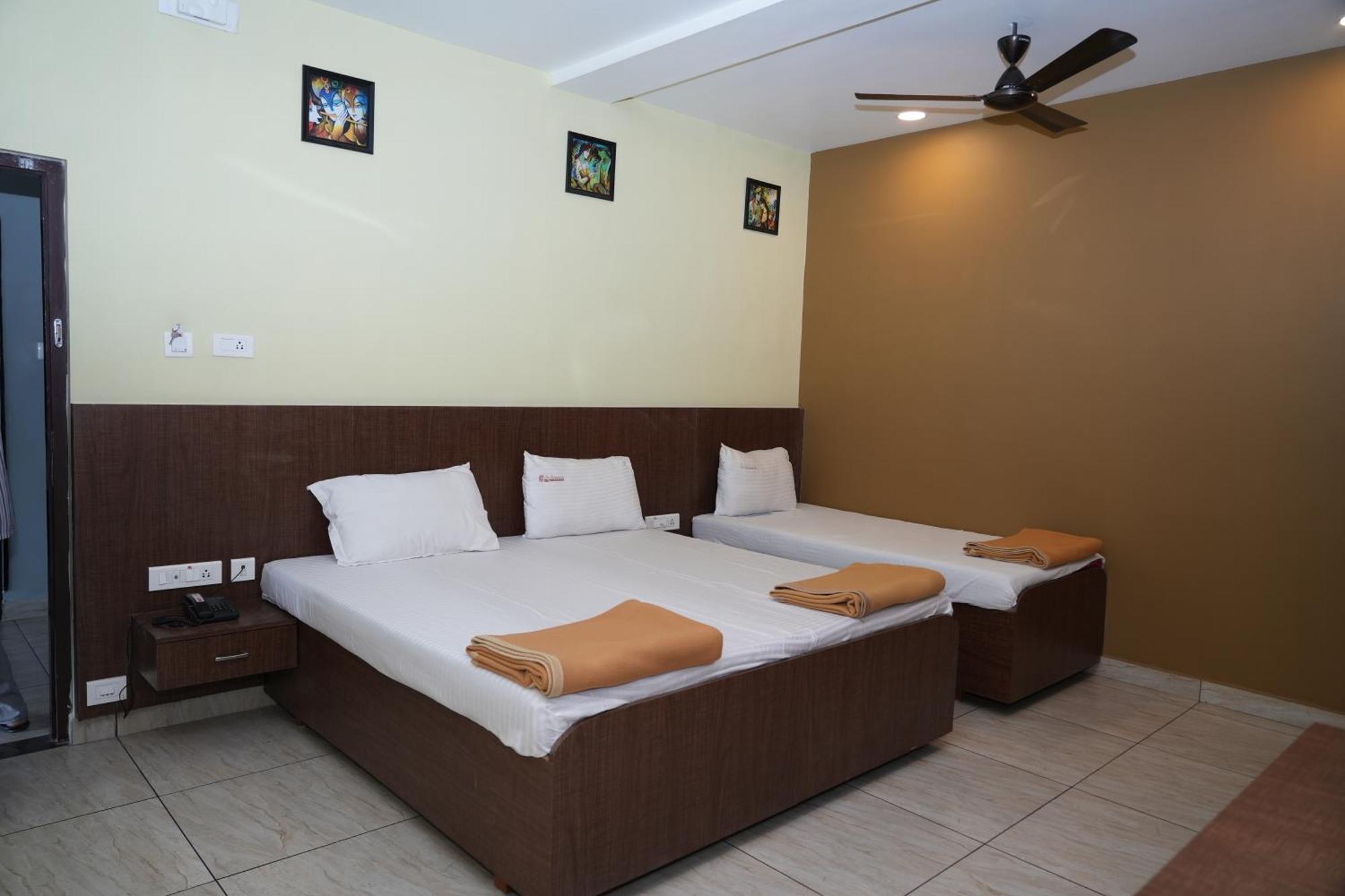 Sri Krishnan Residency Hotel โปลลาชี ภายนอก รูปภาพ